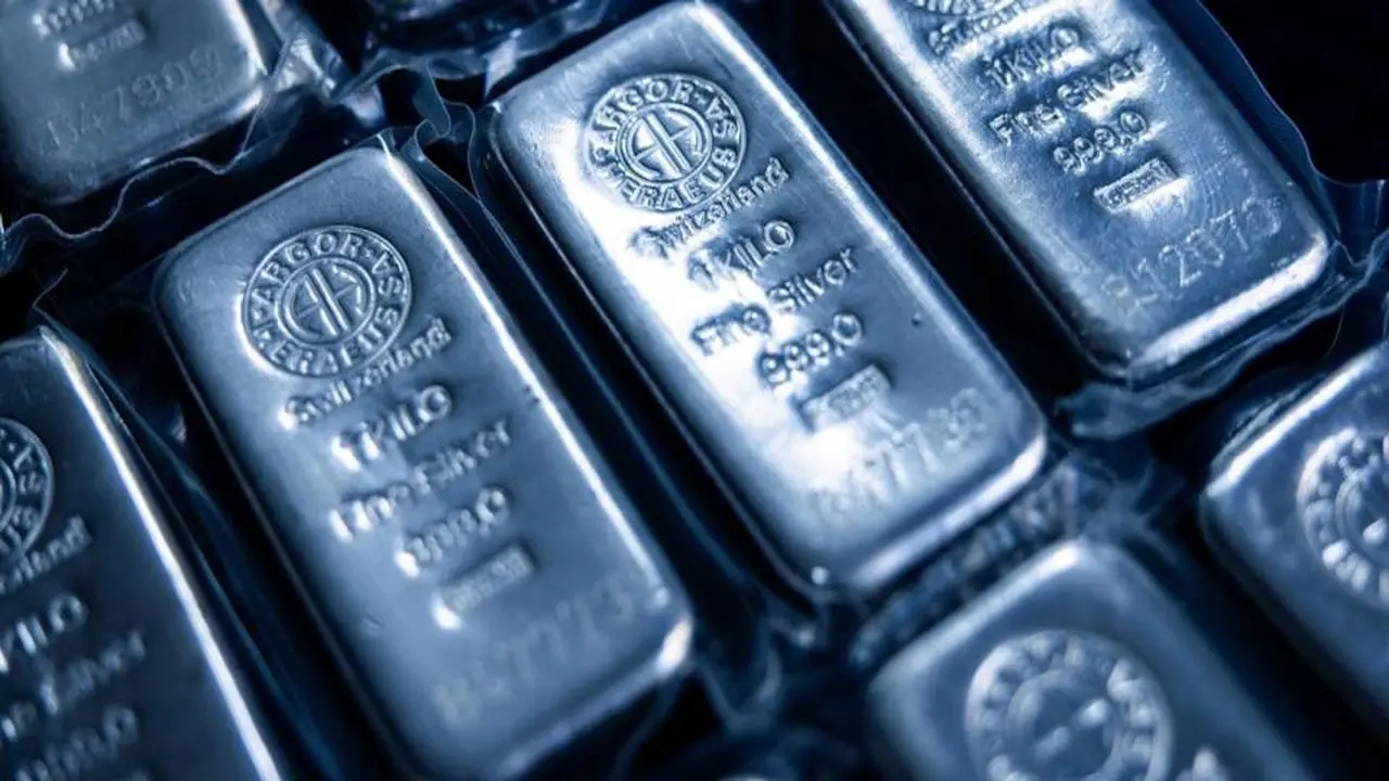 توقعات إريك سبورت حول قفزة الفضة لمستوى 300 دولار تثير الجدل بالأسواق العالمية